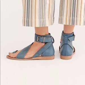 BRAND NEW - Free People Vale sandals - size 37